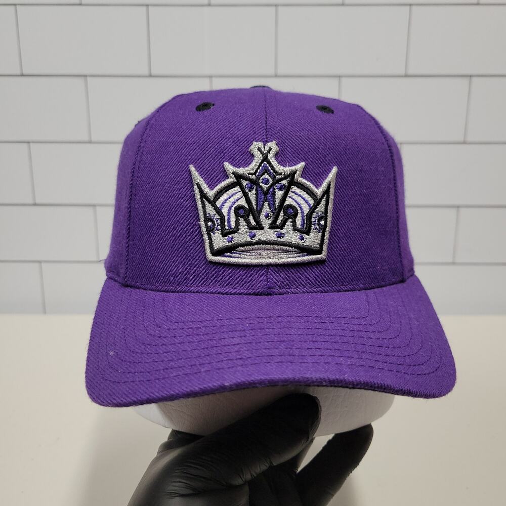 Vintage Los Angeles Kings Logo Athletic Purple Snapback Hat NHL 90s